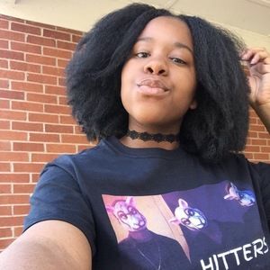 Meet your Posher, Danielle